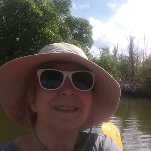 Meet your Posher, Nury